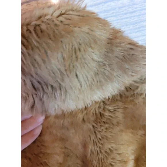 B Collection by Bobeau Twiggy Faux Fur Jacket Mob Wife - Picture 9 of 9